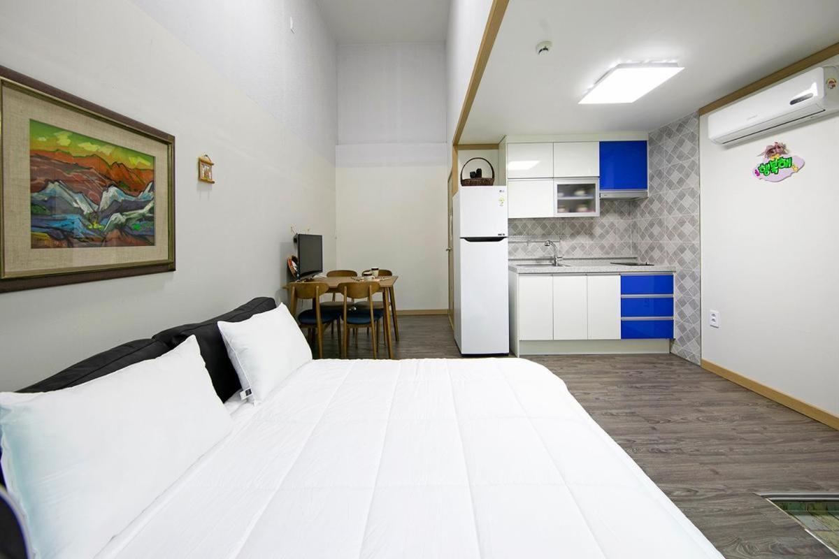 Hongcheon When You Are There Pension Номер фото